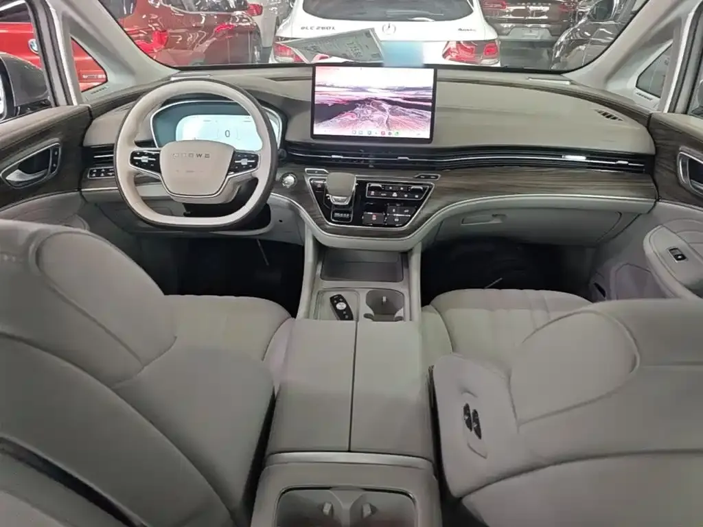 Roewe iMAX8 New Energy — фото 8