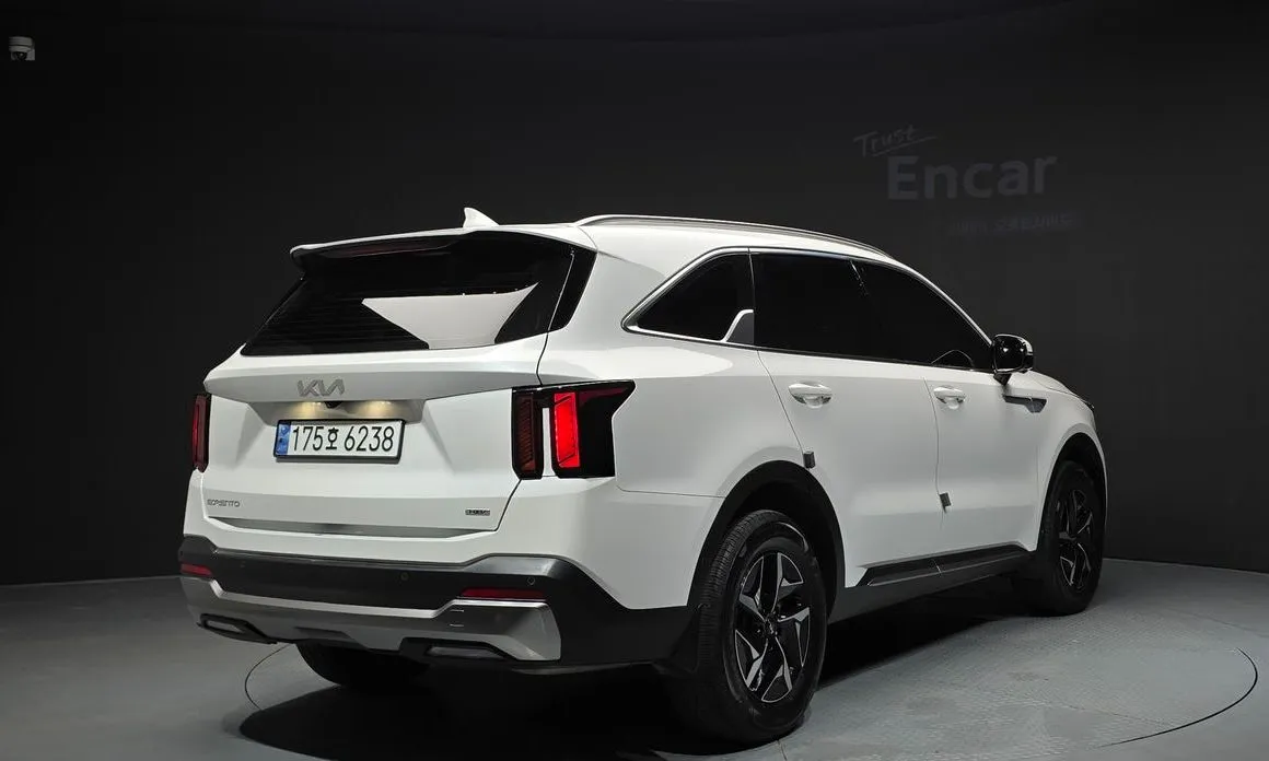Kia Sorento — фото 10