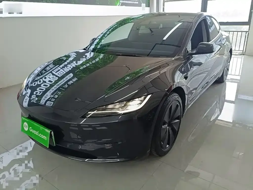 Tesla Model 3 — фото 1