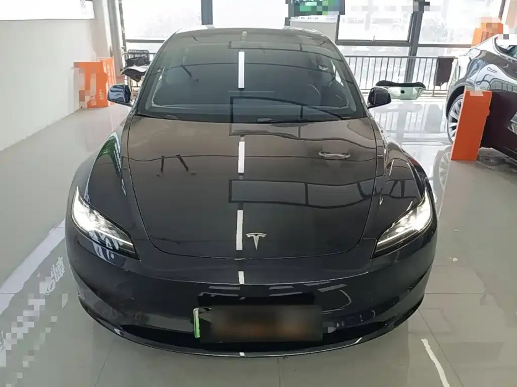 Tesla Model 3 — фото 3