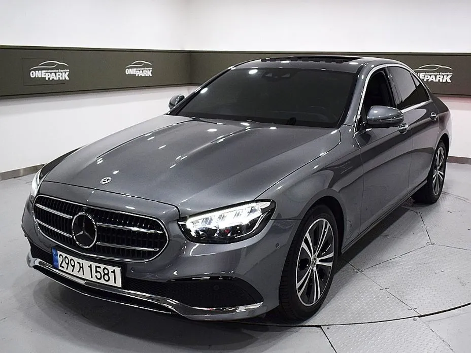 Mercedes-Benz E-Class — фото 1