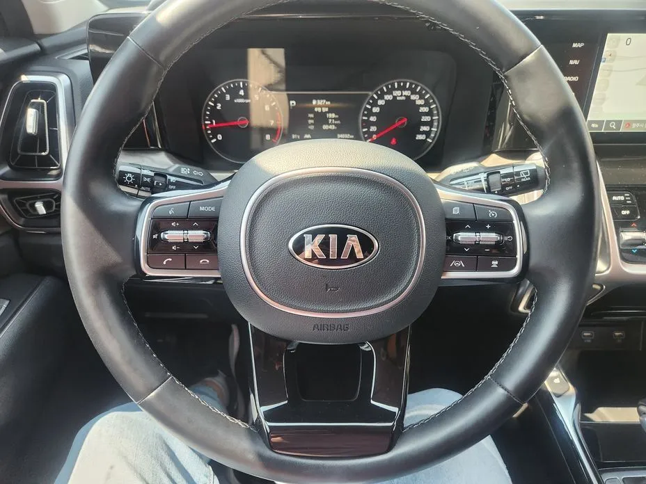Kia Sorento — фото 9