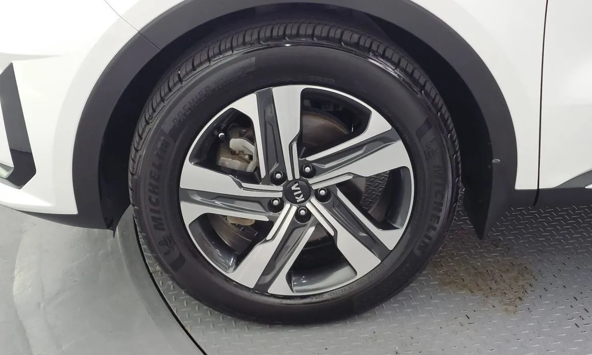 Kia Sorento — фото 7