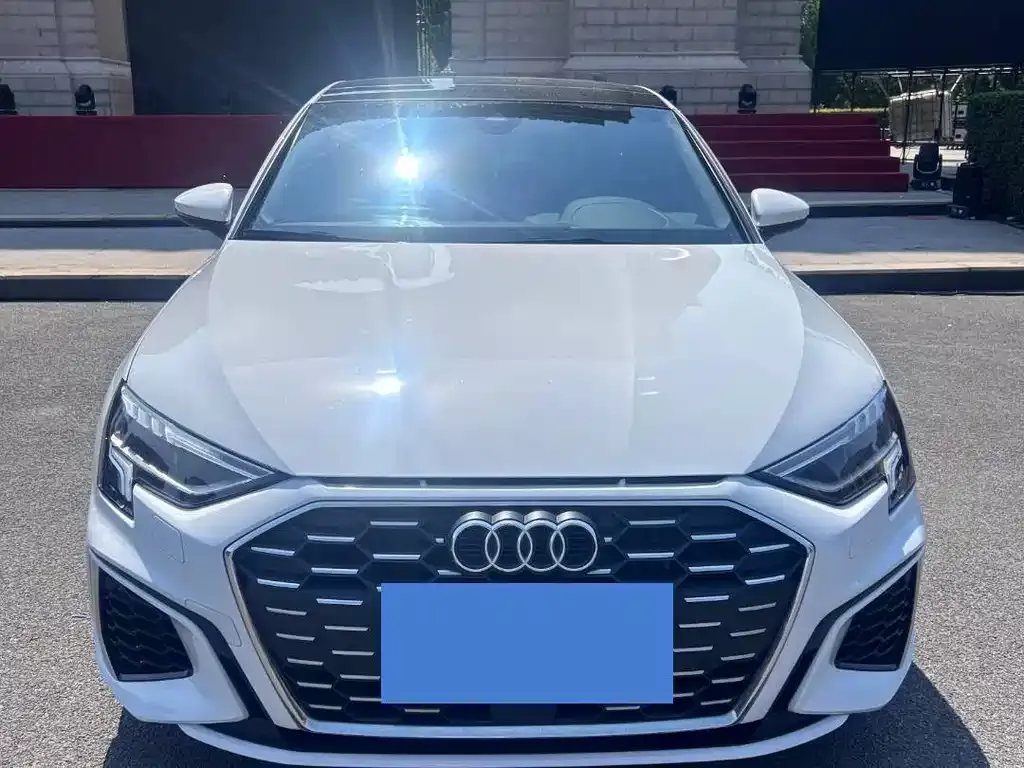 Audi A3 — фото 1