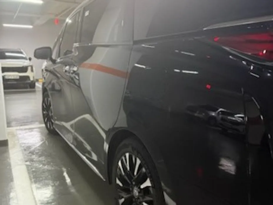Toyota Alphard — фото 3