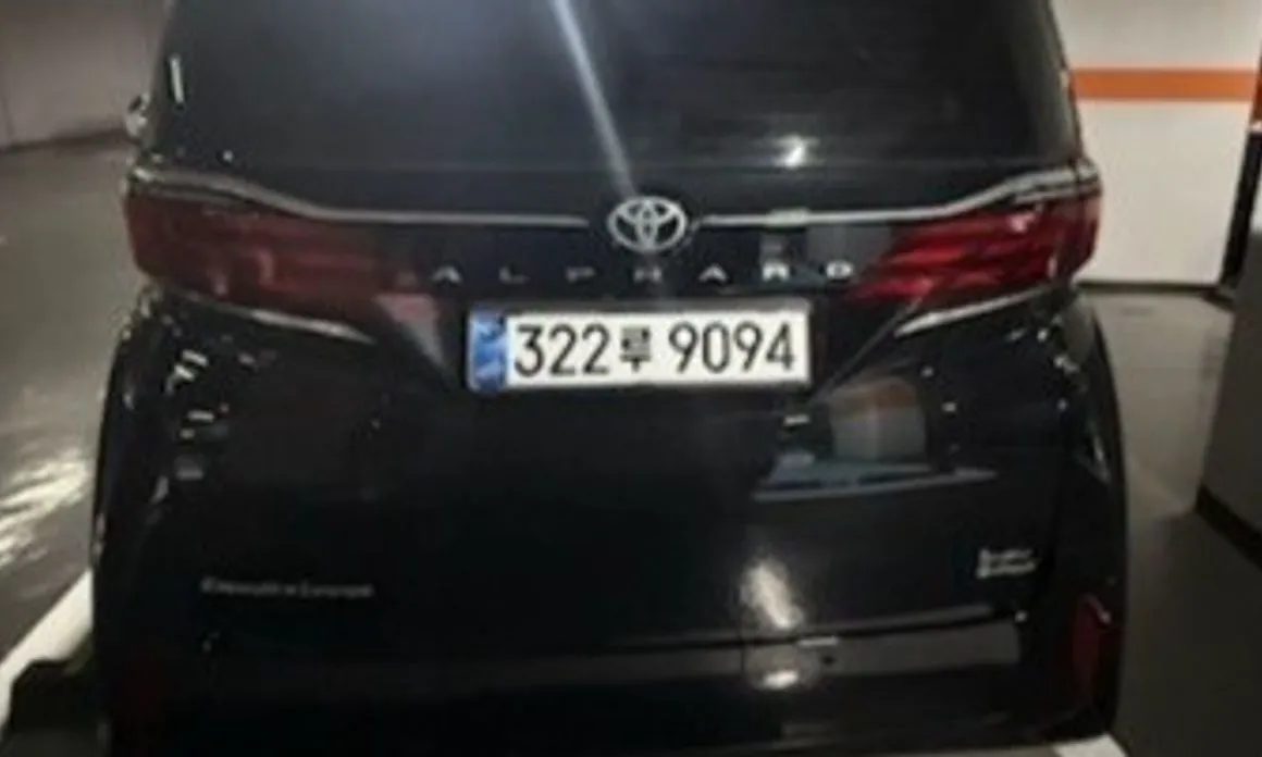 Toyota Alphard — фото 6