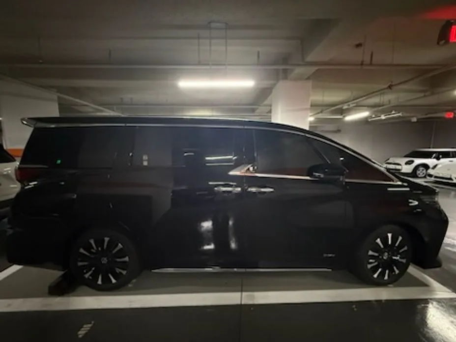 Toyota Alphard — фото 8