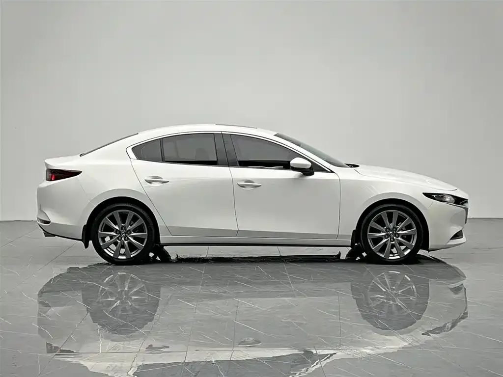 Mazda 3 Axela — фото 8