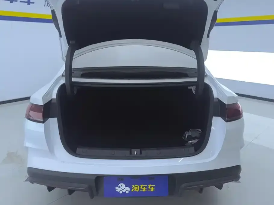 BYD Qin L — фото 6