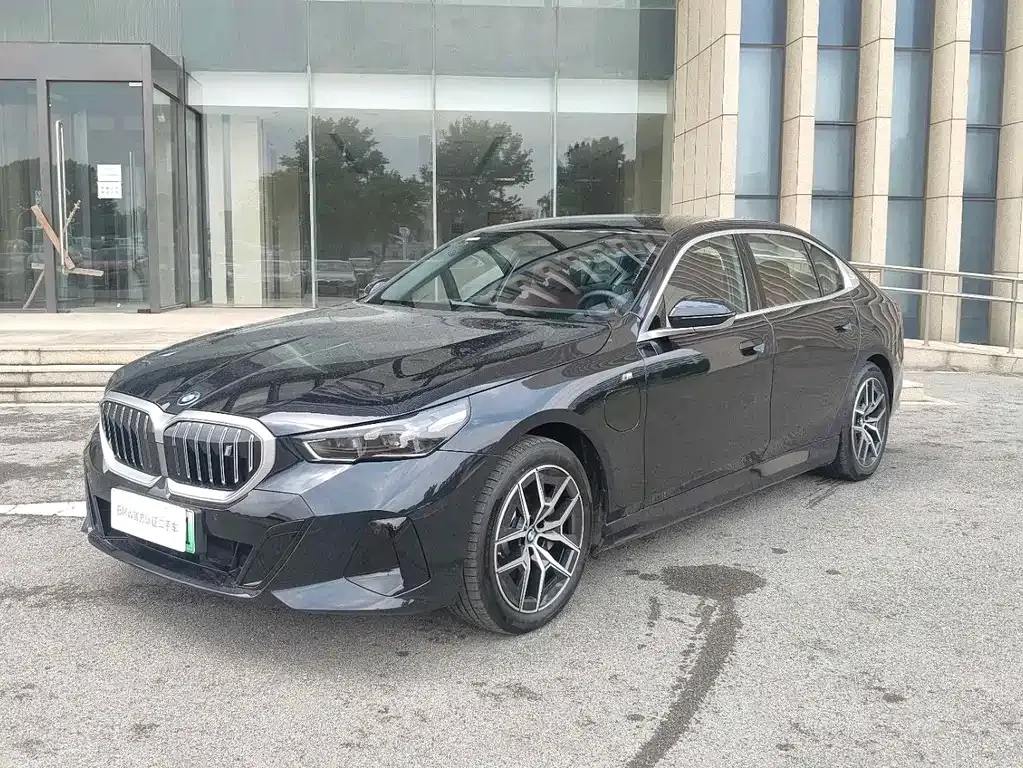 BMW i5 — фото 1