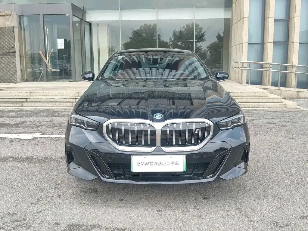 BMW i5 — фото 10