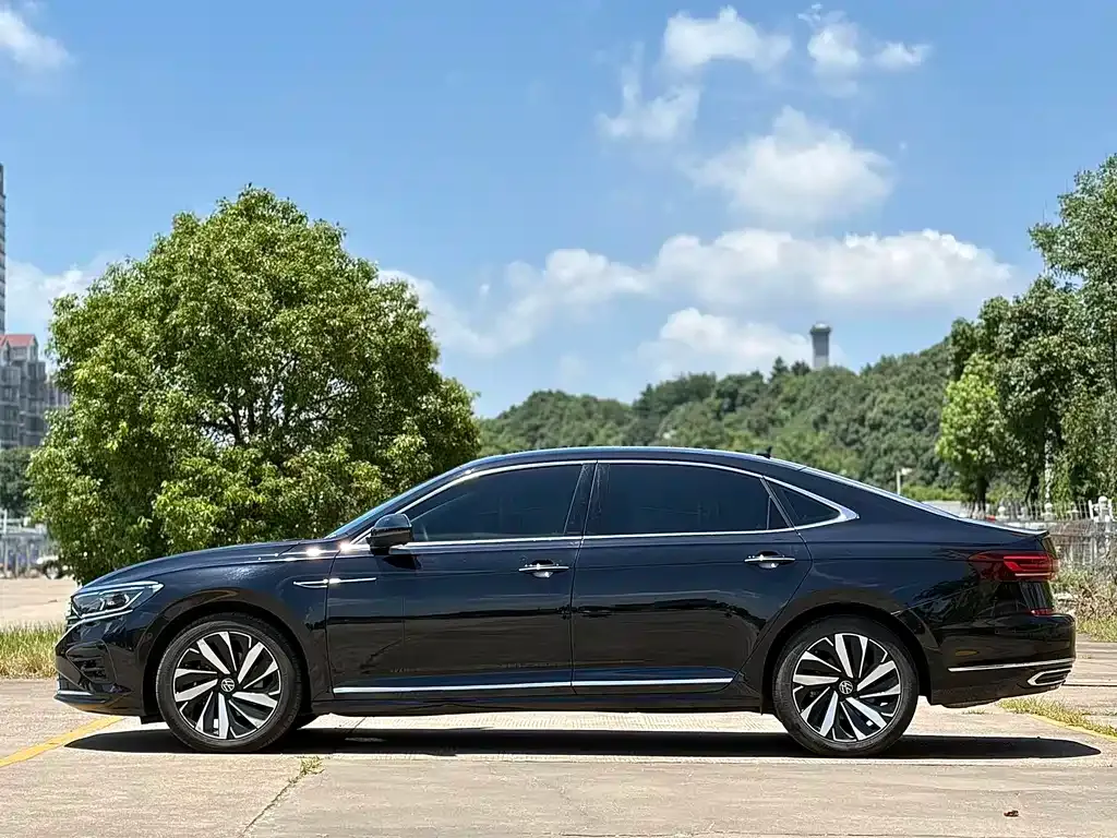 Volkswagen Passat — фото 10