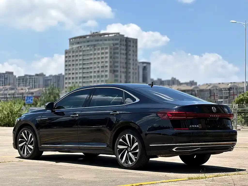 Volkswagen Passat — фото 7