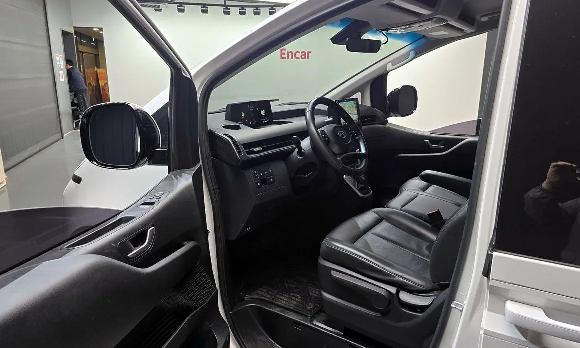 Hyundai Staria 2023 из KR, фото 2