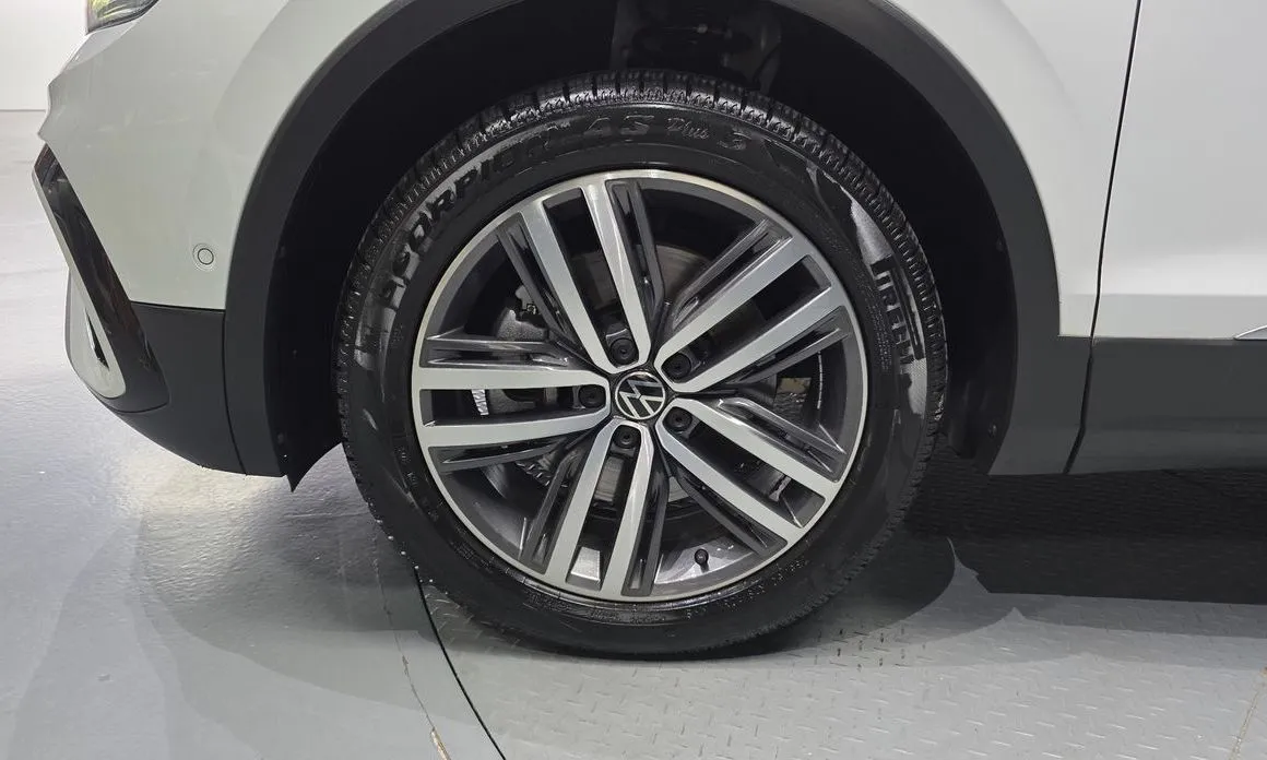 Volkswagen Tiguan — фото 6