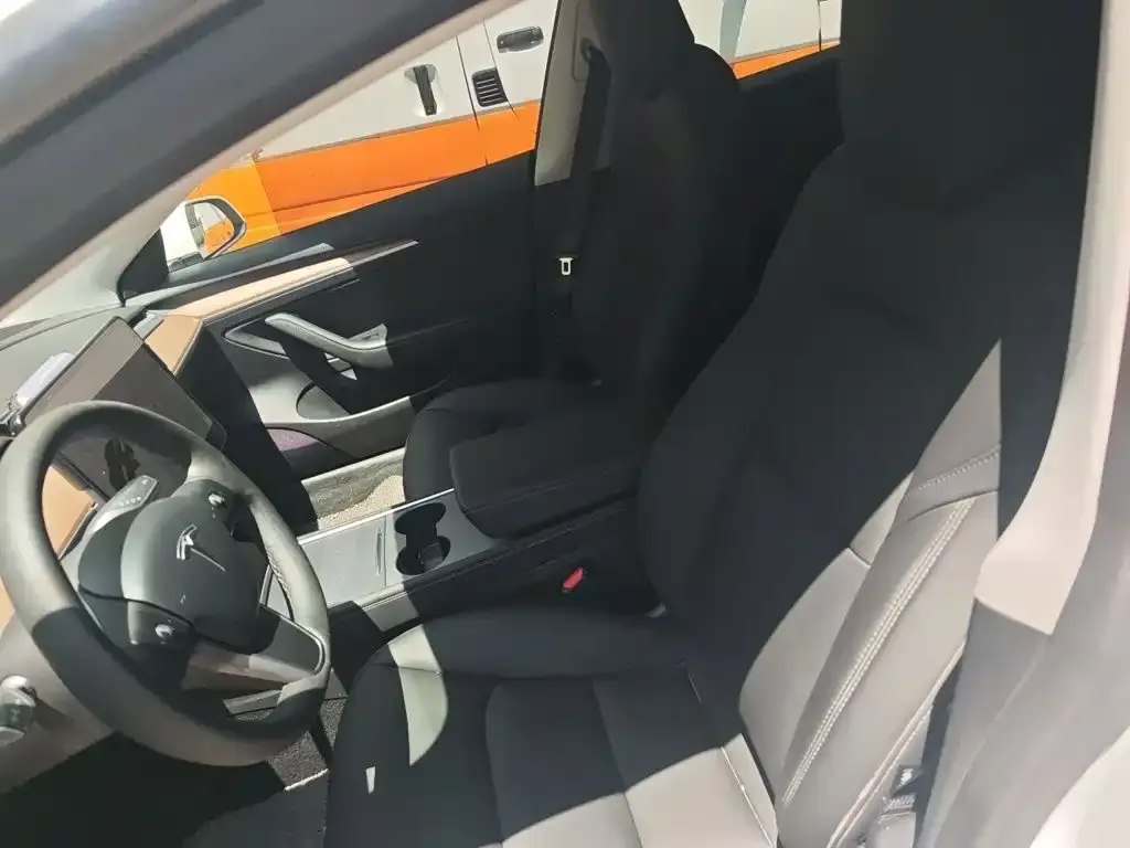Tesla Model 3 — фото 2