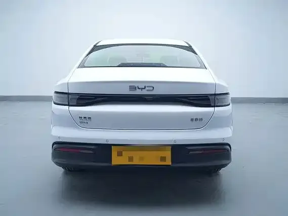 BYD Seal 05 DM-i — фото 8