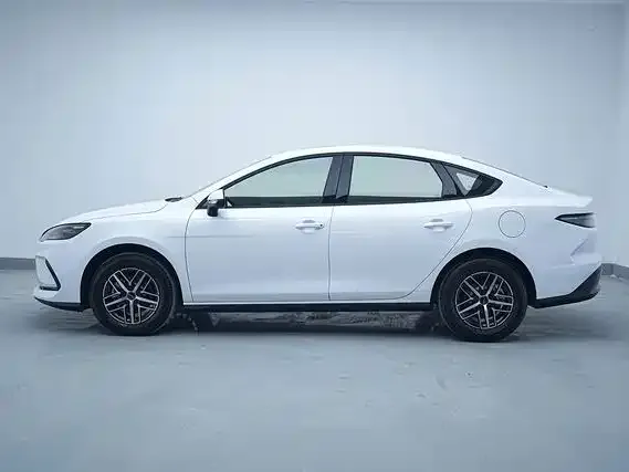 BYD Seal 05 DM-i — фото 10