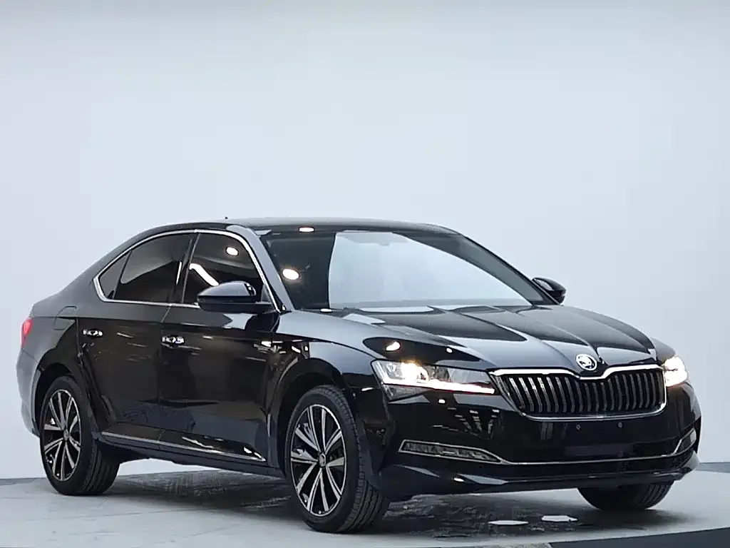 Skoda Superb — фото 3