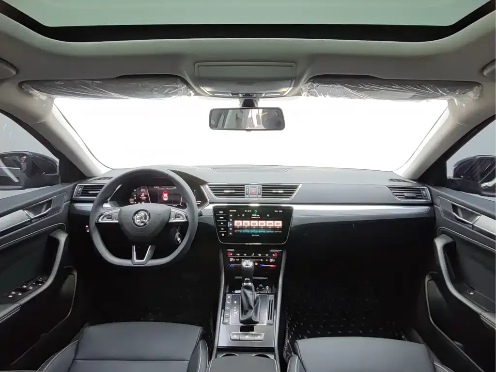Skoda Superb — фото 10