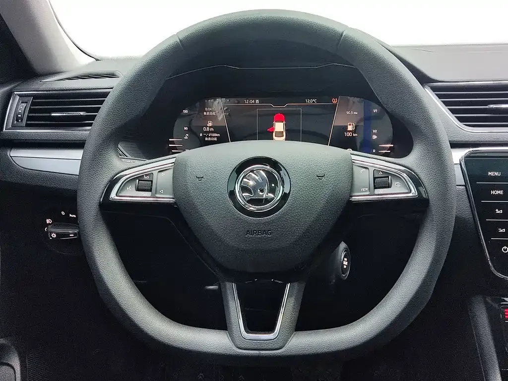 Skoda Superb — фото 9
