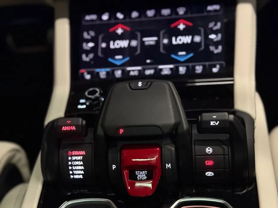 Lamborghini Urus 2025 из KR, фото 8