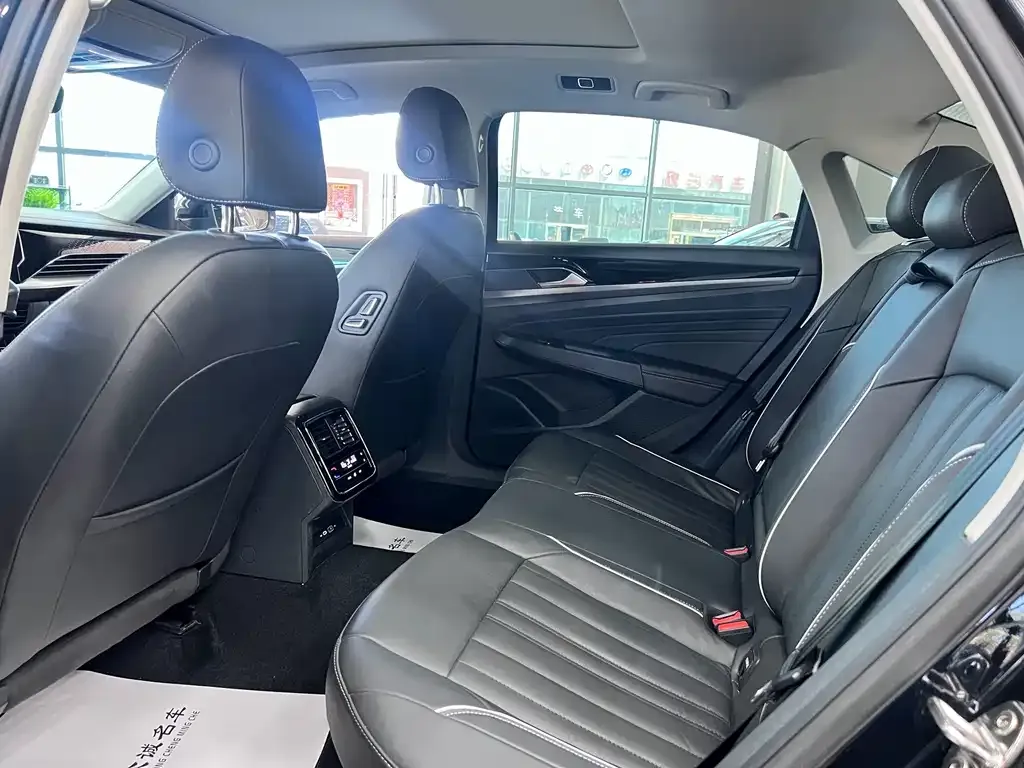 Volkswagen Passat — фото 2