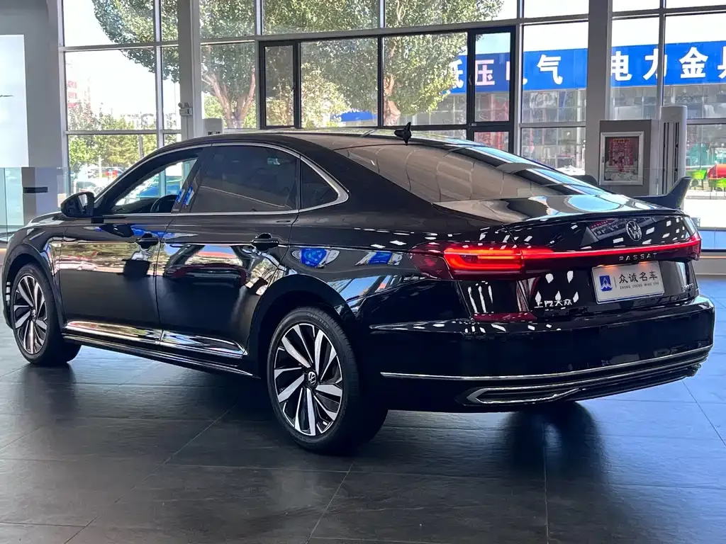 Volkswagen Passat — фото 5
