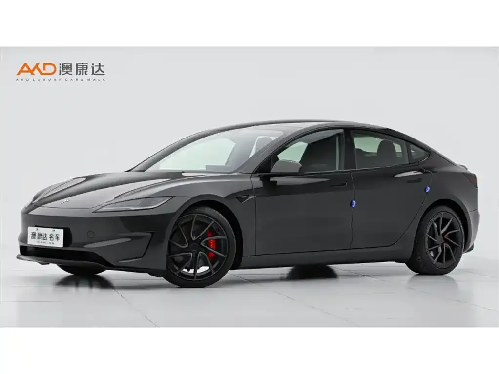 Tesla Model 3 — фото 1