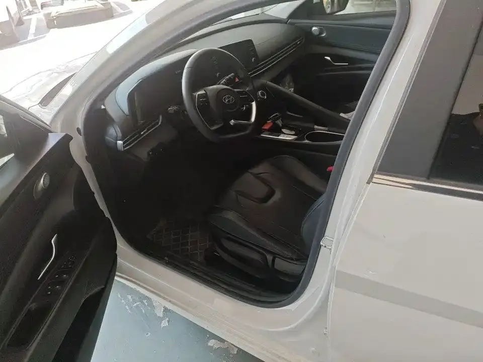 Hyundai Elantra 2022 из CN, фото 5
