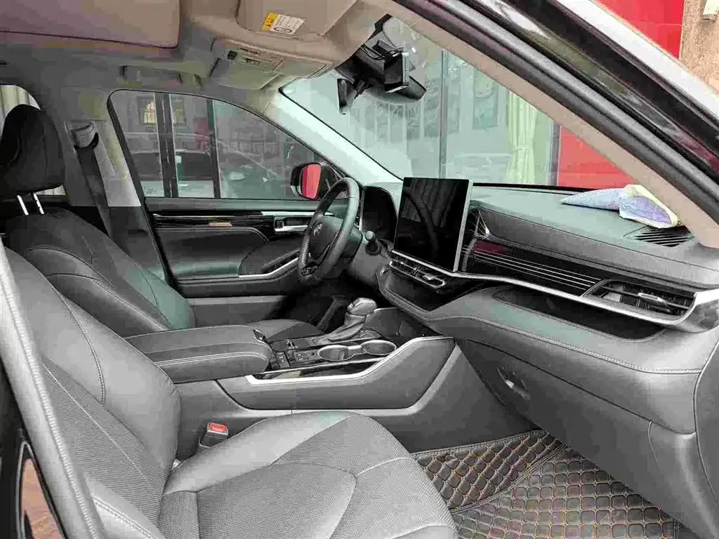 Toyota Highlander — фото 7