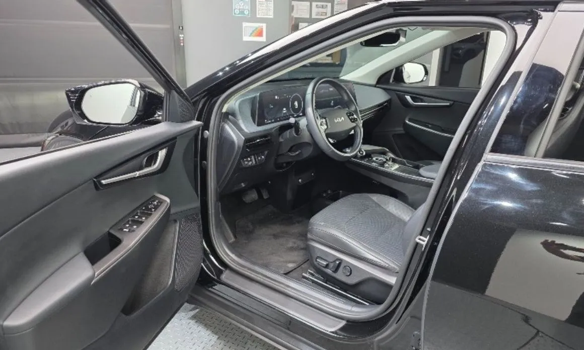 Kia EV6 2023 из KR, фото 3