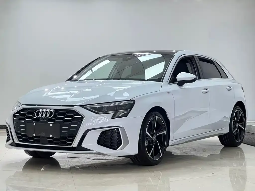Audi A3 — фото 1