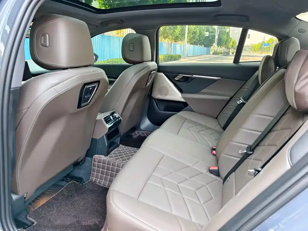 BMW i5 2024 из CN, фото 2