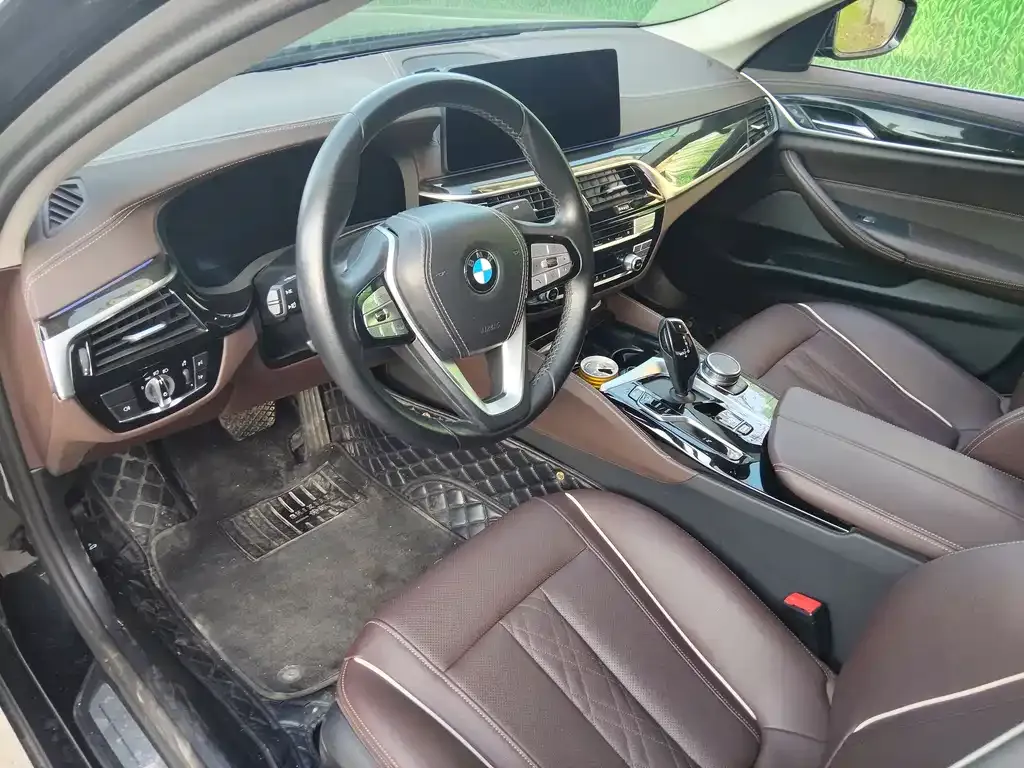 BMW 5 Series — фото 4
