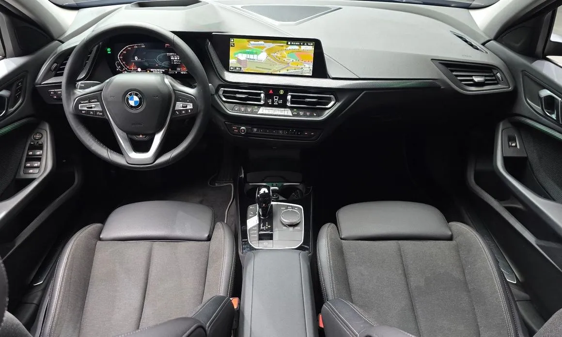 BMW 1-Series 2024 из KR, фото 10