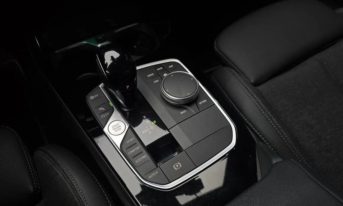 BMW 1-Series 2024 из KR, фото 6