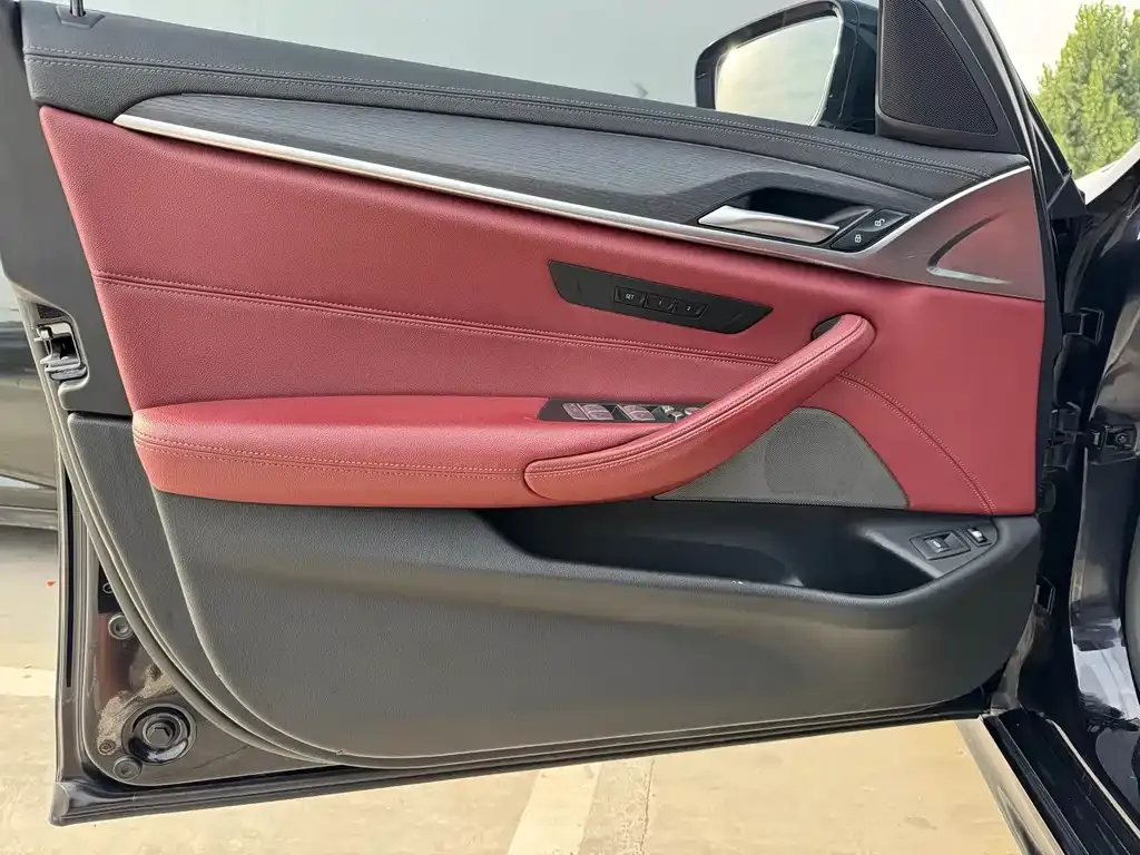 BMW 5 Series New Energy — фото 4