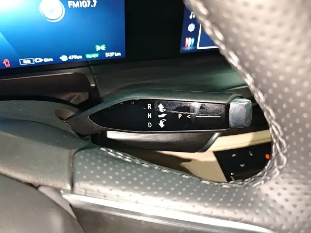 Buick GL8 Hybrid — фото 2