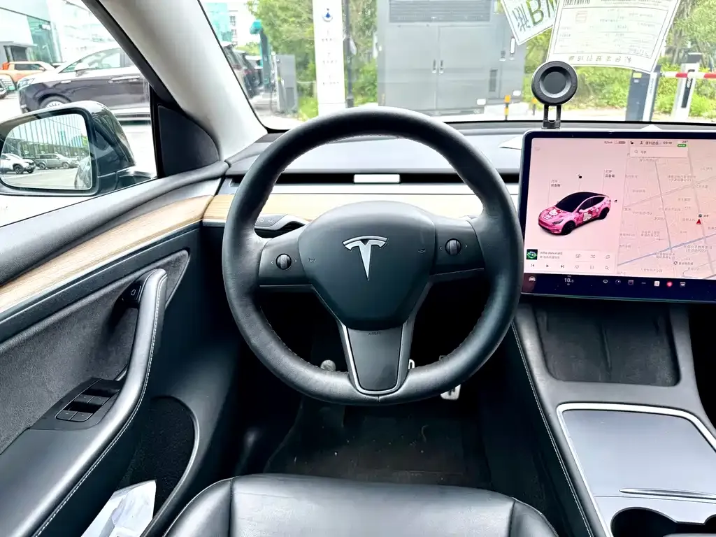 Tesla Model Y — фото 5