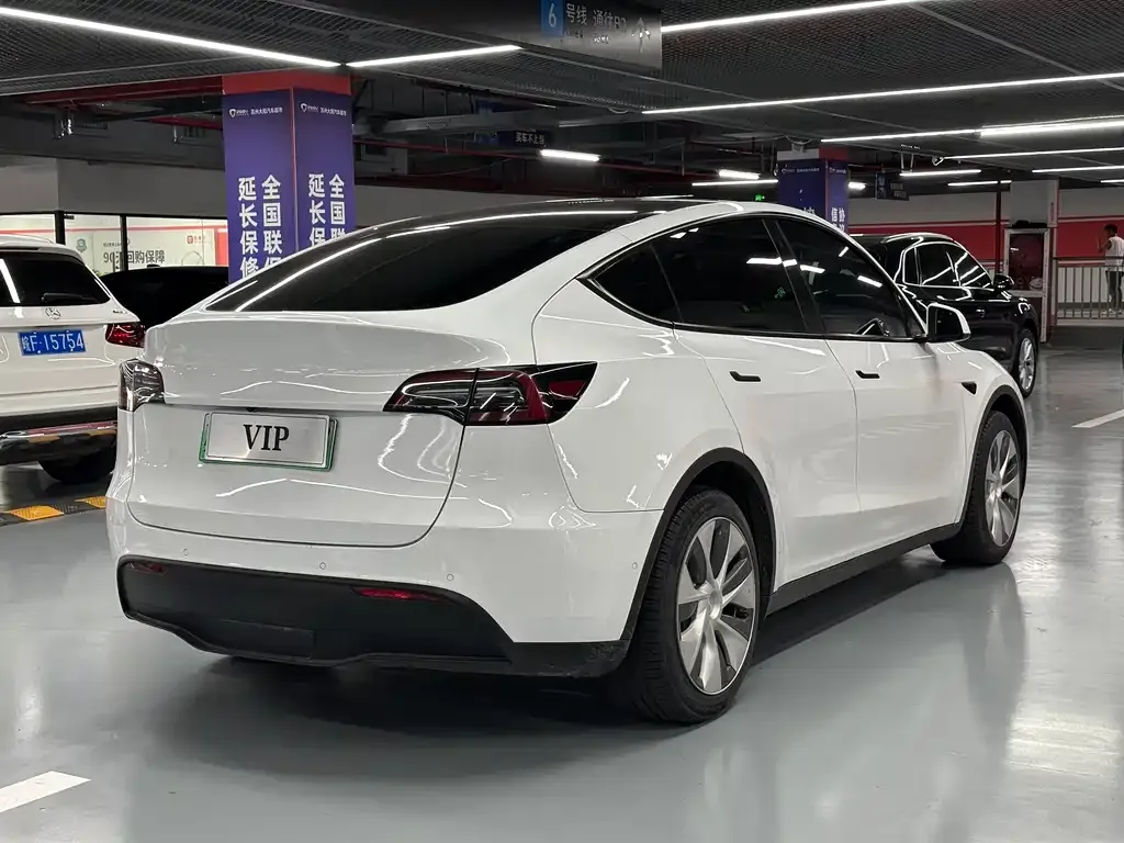 Tesla Model Y — фото 4