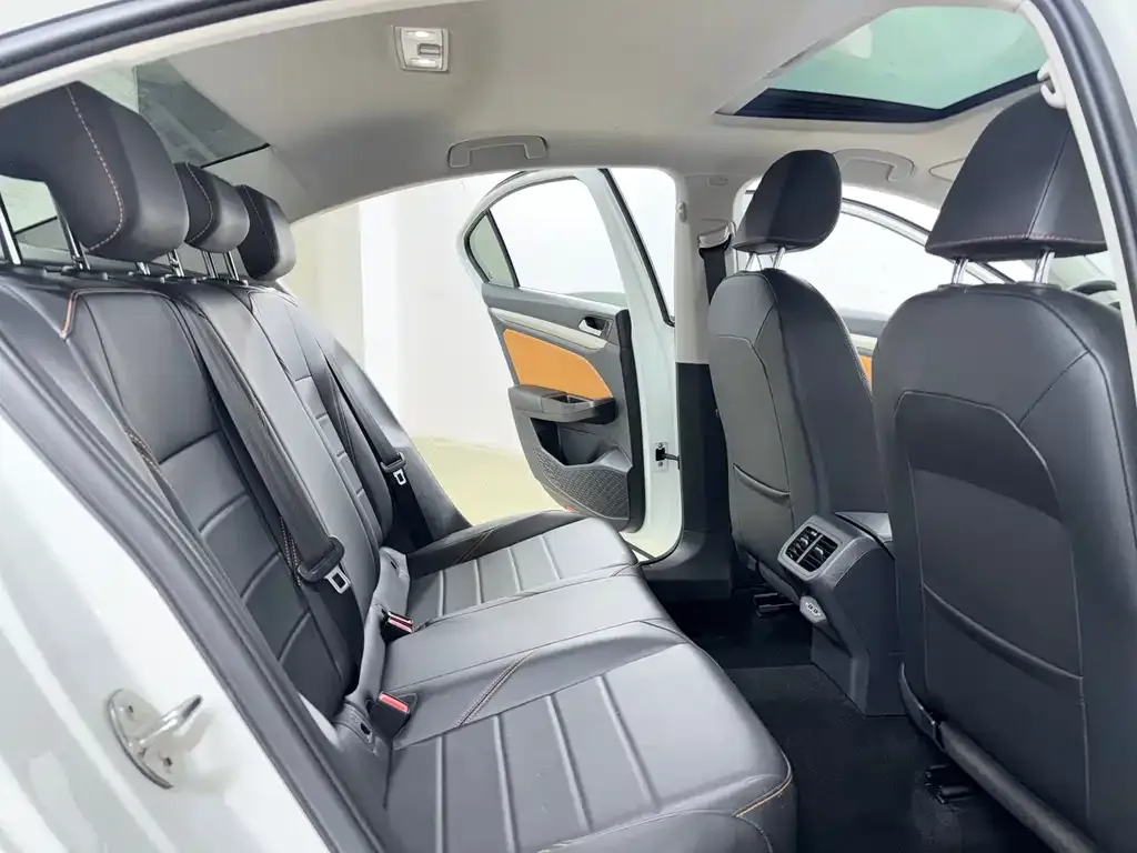 Volkswagen Bora 2022 из CN, фото 2