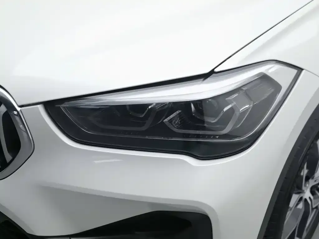 BMW X1 — фото 8