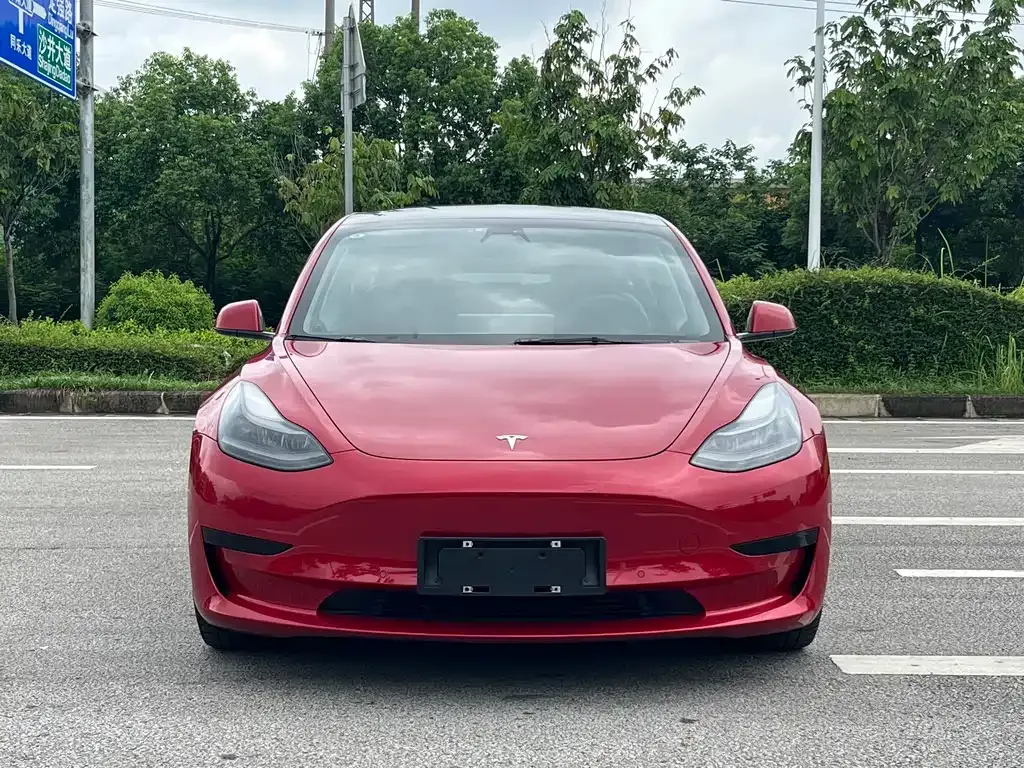 Tesla Model 3 — фото 5