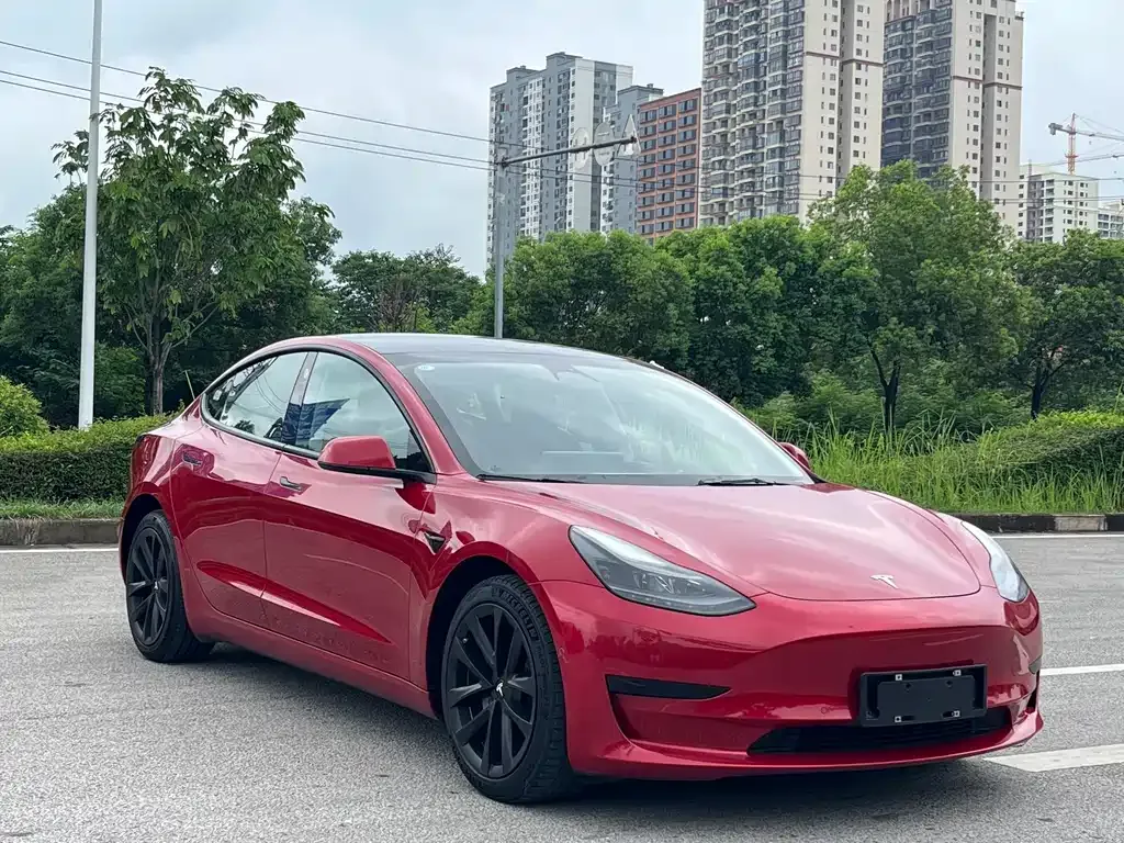 Tesla Model 3 — фото 10