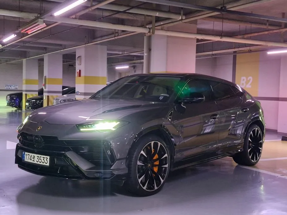 Lamborghini Urus — фото 1