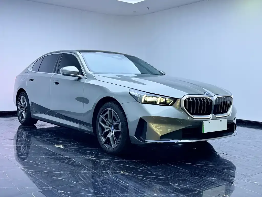 BMW i5 — фото 6