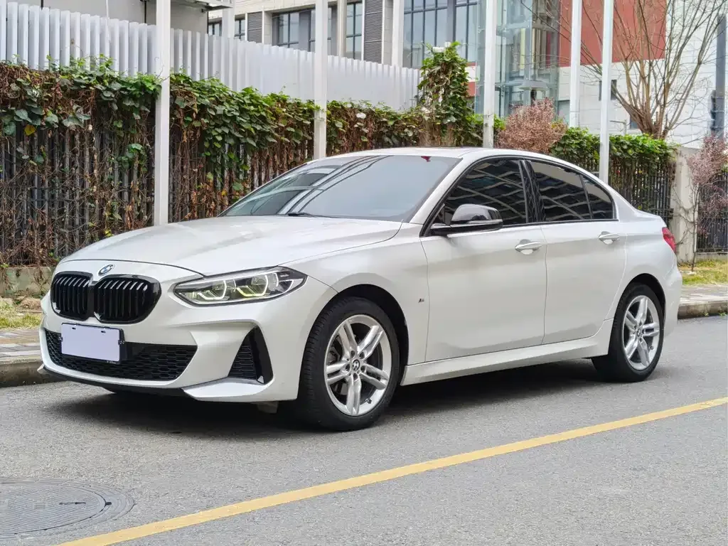 BMW 1 Series — фото 1