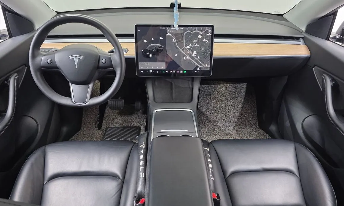 Tesla Model Y — фото 4
