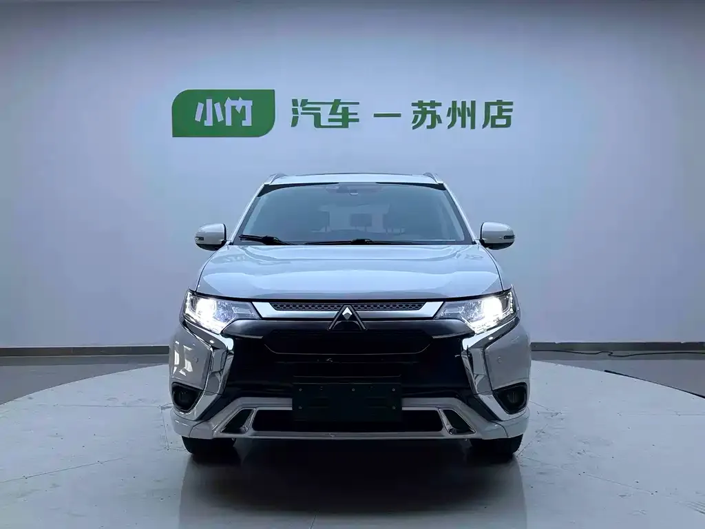 Mitsubishi Outlander — фото 2